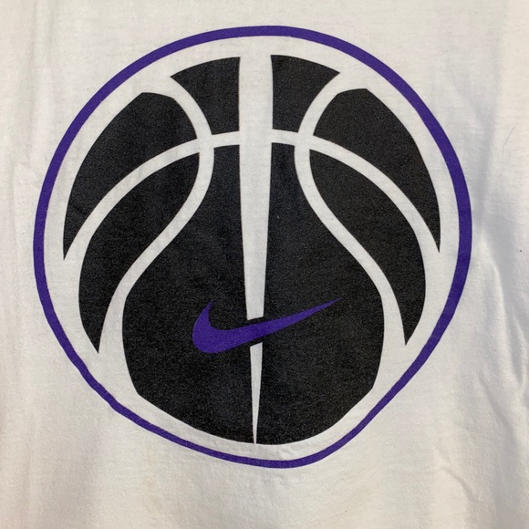 Nike tshirt - Picture 3 of 4